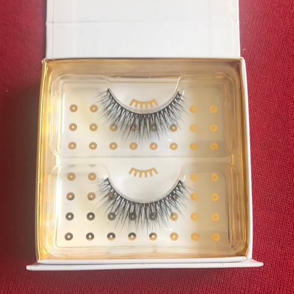 BATTINGTON LASHES 3D Silk Lashes - Picture 6 of 6